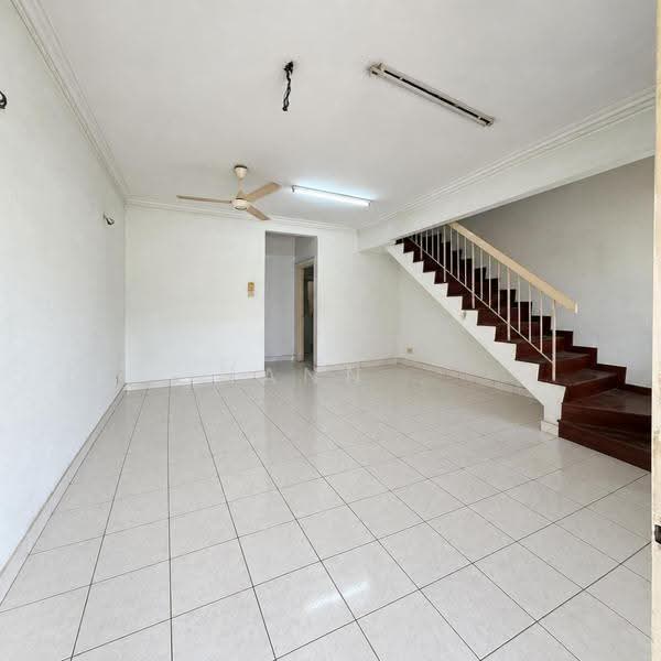 Rumah Teres 2-Tingkat untuk Dijual di TAMAN PUCHONG UTAMA (Puchong) - Hann . - Living Room - PropertyGuru.com.my