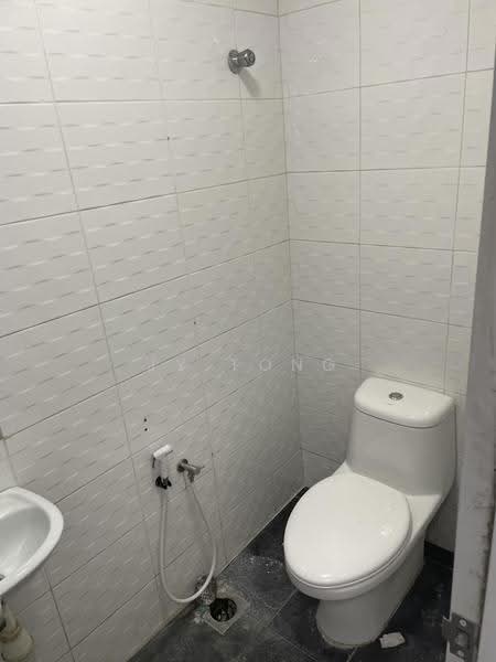 Shop / Office for Rent in Subang Jaya (Selangor) - JY Tong - Bathroom - PropertyGuru.com.my