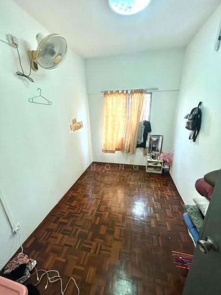 Apartment for Sale at Pangsapuri Mutiara Subang - Pauline Chong - Bedroom - PropertyGuru.com.my