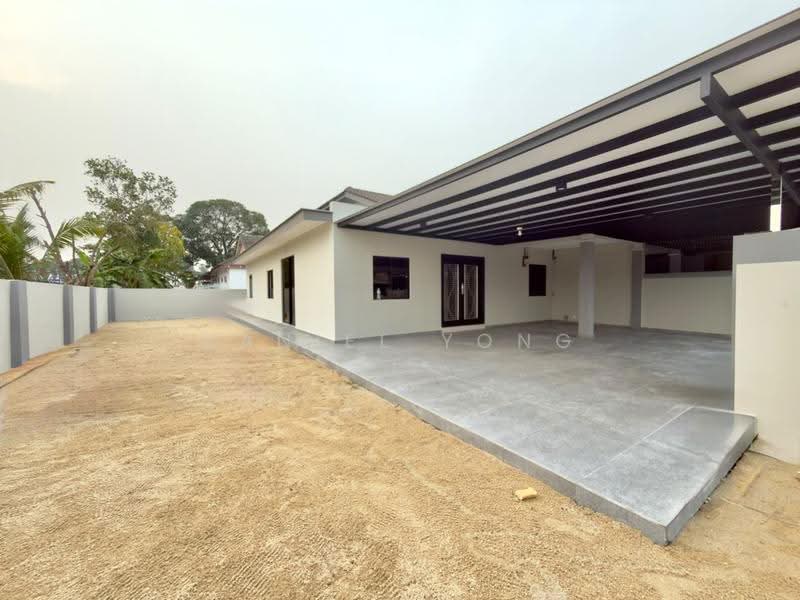 1-storey Terraced House for Sale in Taman Universiti (Skudai) - Daniel Yong - Exterior - PropertyGuru.com.my