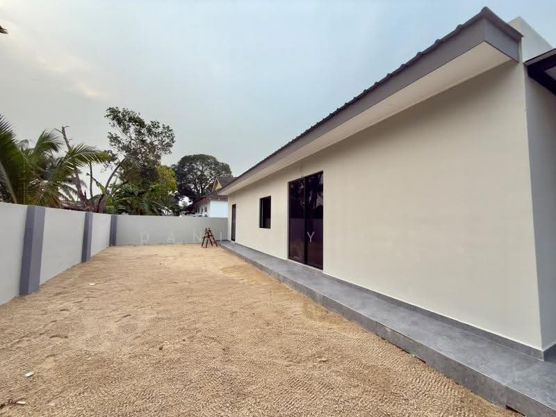 1-storey Terraced House for Sale in Taman Universiti (Skudai) - Daniel Yong - Exterior - PropertyGuru.com.my