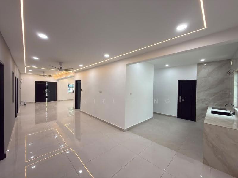 1-storey Terraced House for Sale in Taman Universiti (Skudai) - Daniel Yong - Living Room - PropertyGuru.com.my