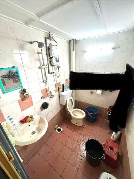 Apartment for Sale at Pangsapuri Mutiara Subang - Edwin Wong - Bathroom - PropertyGuru.com.my