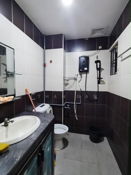 2-storey Terraced House for Rent in Mutiara Rini (Skudai) - Ethan Gan - Bathroom - PropertyGuru.com.my