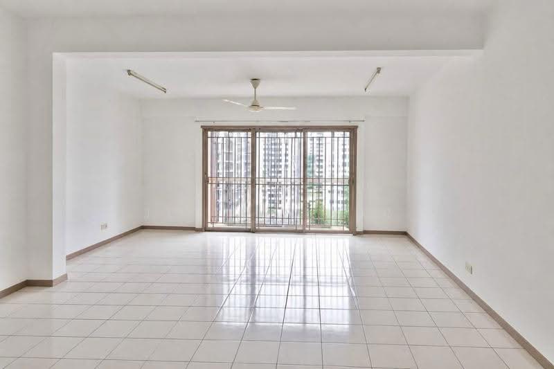 Pangsapuri untuk Dijual di Prima Tiara 1 - Jeffrey Yap - Living Room - PropertyGuru.com.my