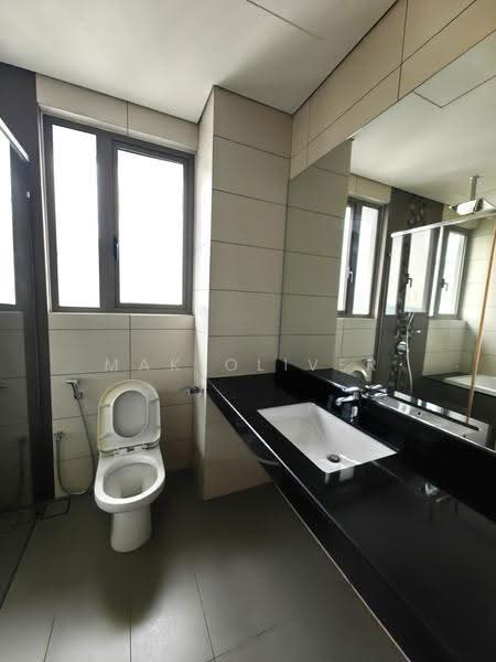 Condominium for Sale at KM1 East - Mak Oliver - Bathroom - PropertyGuru.com.my