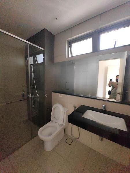 Condominium for Sale at KM1 East - Mak Oliver - Bathroom - PropertyGuru.com.my