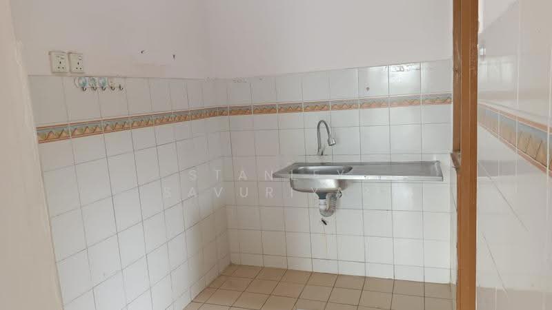 Flat for Rent at Pangsapuri Seri Jati - Stanley Savuriyar - Kitchen - PropertyGuru.com.my