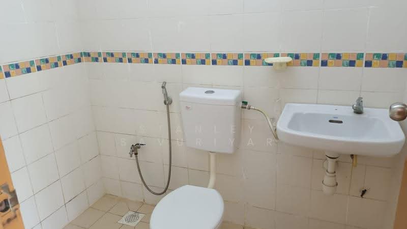 Flat for Rent at Pangsapuri Seri Jati - Stanley Savuriyar - Bathroom - PropertyGuru.com.my