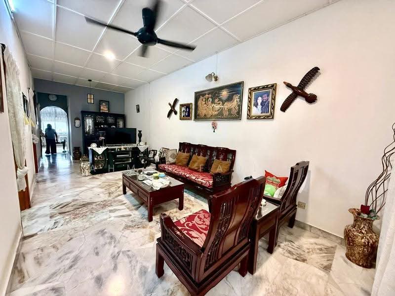 1-storey Terraced House for Sale in Pandan Jaya (Ampang) - Ahmad Fadlee - Living Room - PropertyGuru.com.my