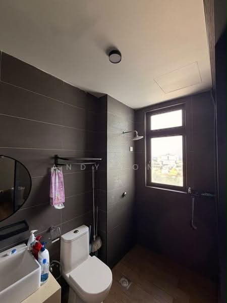 Kondominium untuk Dijual di The Quartz Residence - Andy Yong - Bathroom - PropertyGuru.com.my