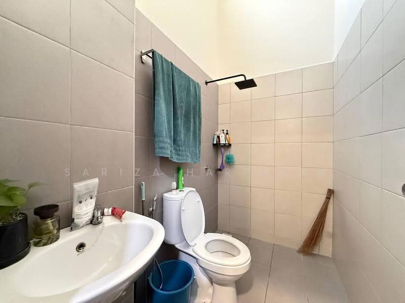 Rumah Teres 1-Tingkat untuk Dijual di Banting (Selangor) - Sariza Hartanah - Bathroom - PropertyGuru.com.my