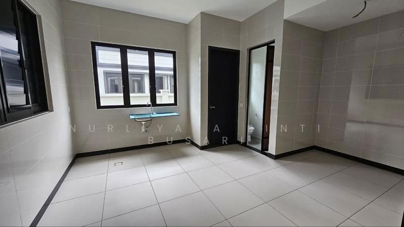 Semi-Detached House for Sale in Elmina (Shah Alam) - Nurliyana Binti Busari - Bathroom - PropertyGuru.com.my