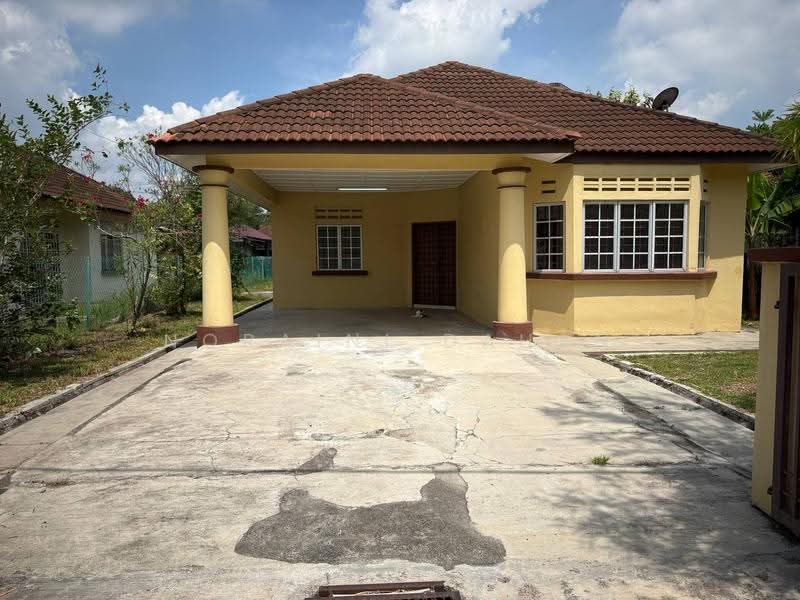 Bungalow House for Sale in Bandar Mahkota (Banting) - Noraini Dahan - PropertyGuru.com.my