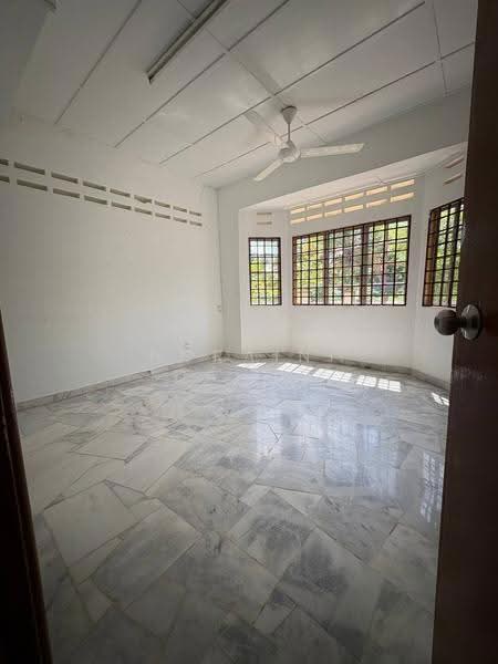 Bungalow House for Sale in Bandar Mahkota (Banting) - Noraini Dahan - PropertyGuru.com.my