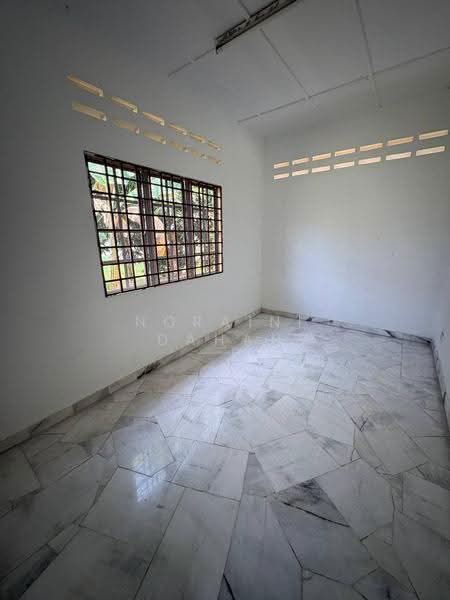 Bungalow House for Sale in Bandar Mahkota (Banting) - Noraini Dahan - PropertyGuru.com.my