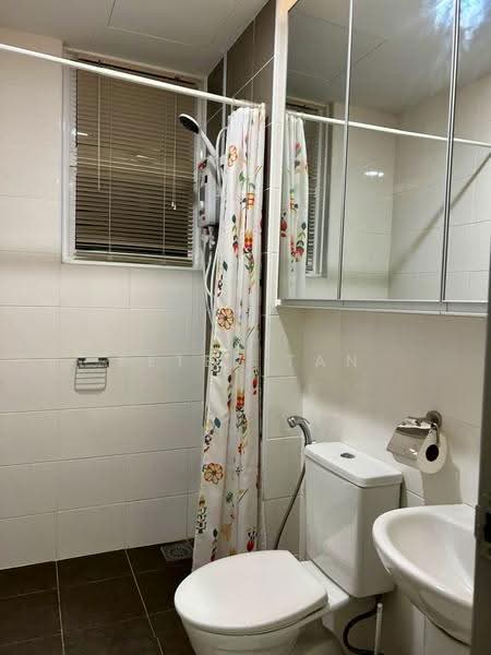 Condominium for Rent at Dwiputra Residences - Peter Tan - Bathroom - PropertyGuru.com.my
