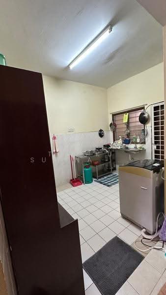 2-storey Terraced House for Sale in Taman Desa Bukit Indah (Sungai Buloh) - Tengku Sutina Tengku Baharuddin - Kitchen - PropertyGuru.com.my