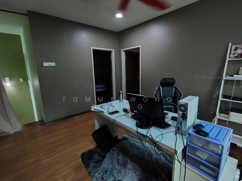 Semi-Detached House for Sale in Hill Park (Semenyih) - Tommy Wong Phang - Study - PropertyGuru.com.my