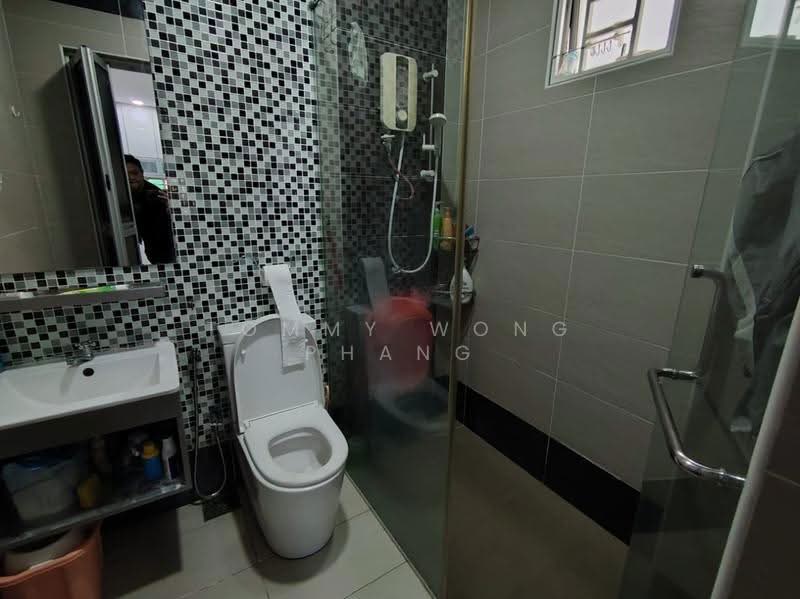 Semi-Detached House for Sale in Hill Park (Semenyih) - Tommy Wong Phang - Bathroom - PropertyGuru.com.my