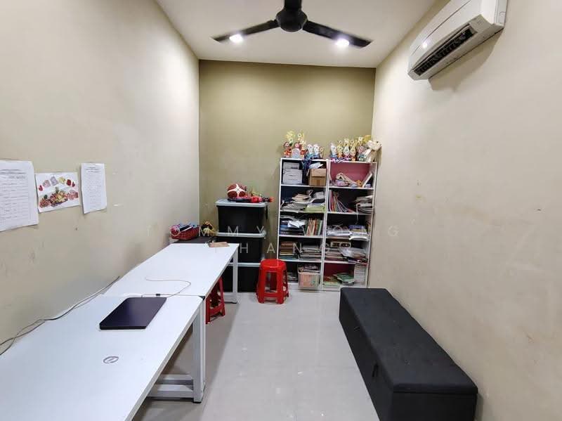 Semi-Detached House for Sale in Hill Park (Semenyih) - Tommy Wong Phang - Study - PropertyGuru.com.my