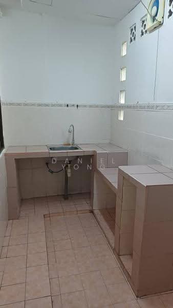 Rumah Teres 2-Tingkat untuk Dijual di Johor Bahru (Johor) - Daniel Yong - Kitchen - PropertyGuru.com.my