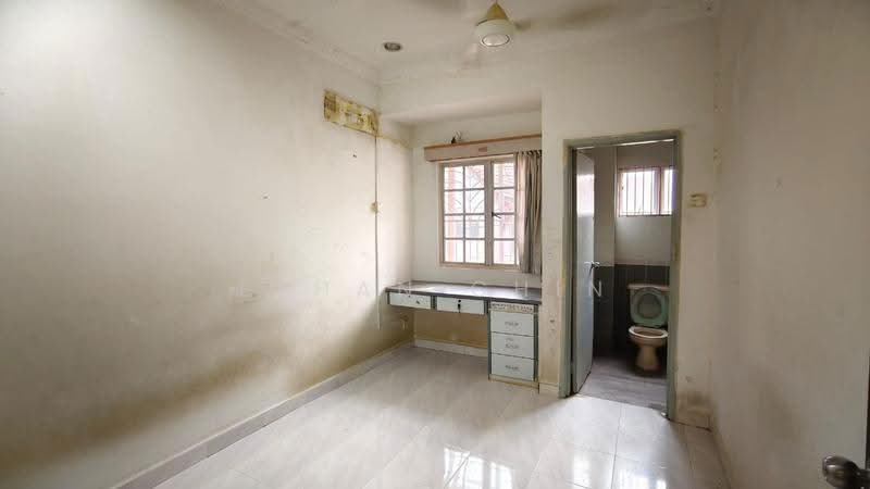 Terraced House for Sale in Bukit Rahman Putra (Sungai Buloh) - Ethan Chin - Study - PropertyGuru.com.my