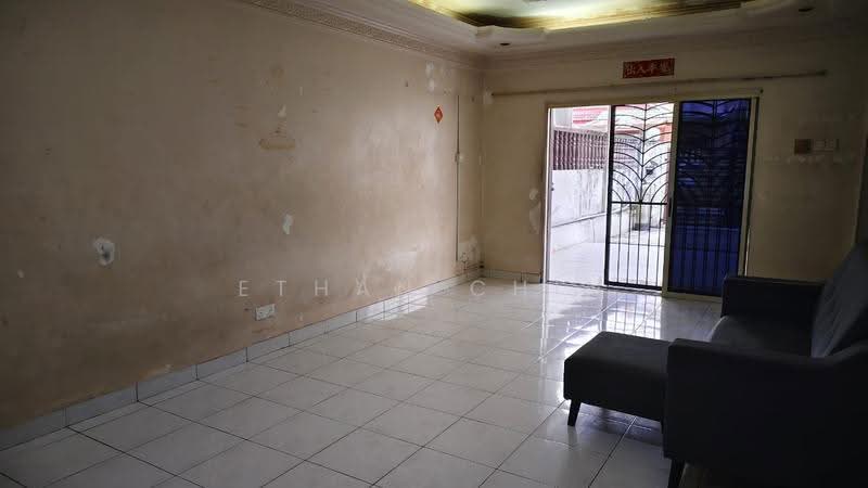 Terraced House for Sale in Bukit Rahman Putra (Sungai Buloh) - Ethan Chin - Living Room - PropertyGuru.com.my