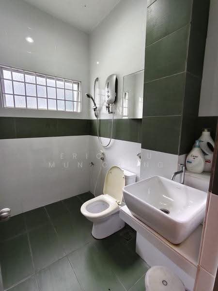 2-storey Terraced House for Sale in SS25 (Petaling Jaya) - Eric Lau Mun Chung - Bathroom - PropertyGuru.com.my