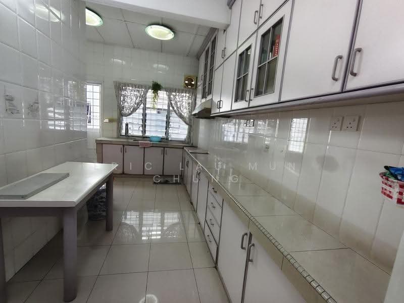 2-storey Terraced House for Sale in SS25 (Petaling Jaya) - Eric Lau Mun Chung - Kitchen - PropertyGuru.com.my
