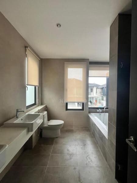 Terraced House for Rent in Kota Kemuning (Shah Alam) - Elyn Soo - Bathroom - PropertyGuru.com.my