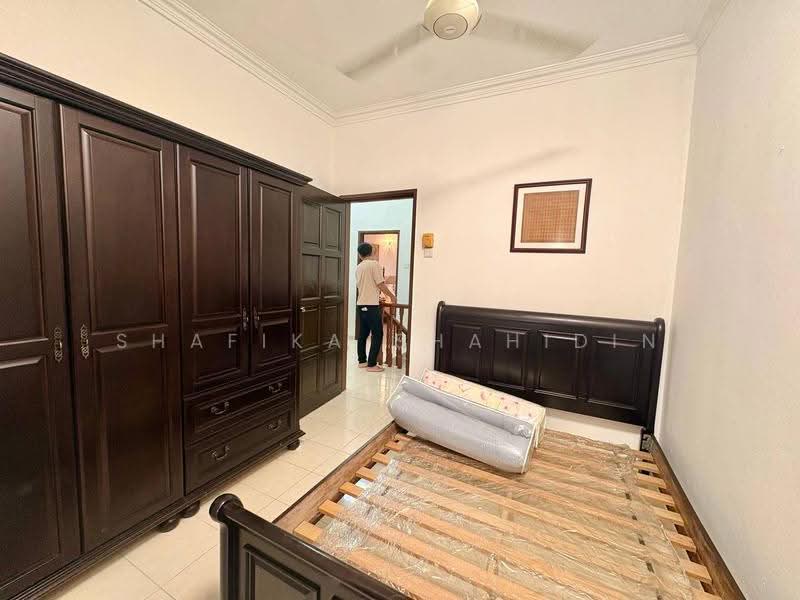 Rumah Teres 2-Tingkat untuk Dijual di Seksyen 7 (Shah Alam) - Shafika Shahidin - Bedroom - PropertyGuru.com.my