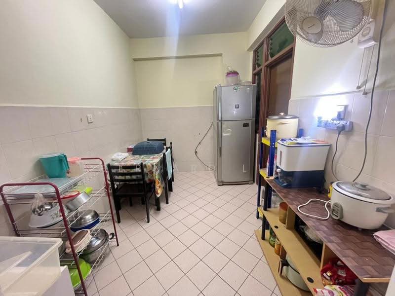 Apartment for Sale at Bayu Puteri 1 - Bernard Lim - Kitchen - PropertyGuru.com.my