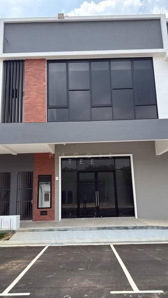 Factory for Rent in Akasia Business Park (Ulu Tiram) - Paggie Tee - Exterior - PropertyGuru.com.my