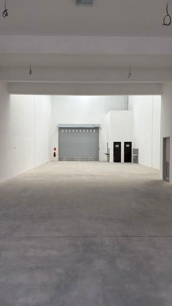 Factory for Rent in Akasia Business Park (Ulu Tiram) - Paggie Tee - Interior - PropertyGuru.com.my