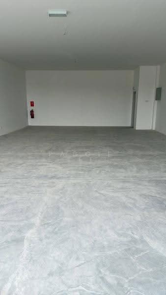 Factory for Rent in Akasia Business Park (Ulu Tiram) - Paggie Tee - Interior - PropertyGuru.com.my