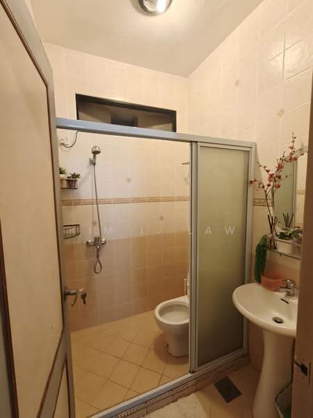 Apartment for Sale at Meranti Apartment - Kim L. Law - Bathroom - PropertyGuru.com.my