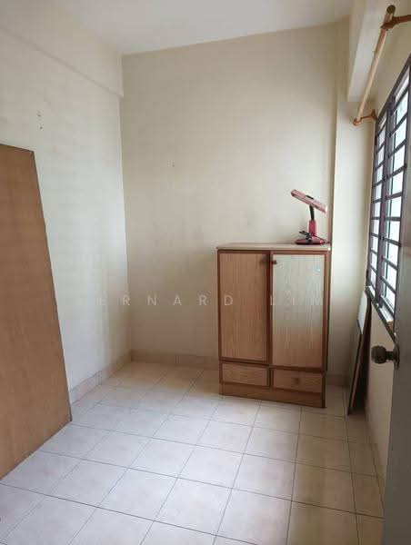 Kediaman Servis untuk Dijual di Bayu Puteri 3 - Bernard Lim - Interior - PropertyGuru.com.my