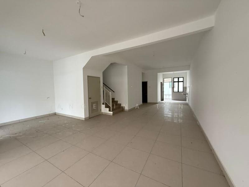 2-storey Terraced House for Sale in Johor Bahru (Johor) - Angelina Tan - very spacious living room/ hall - PropertyGuru.com.my