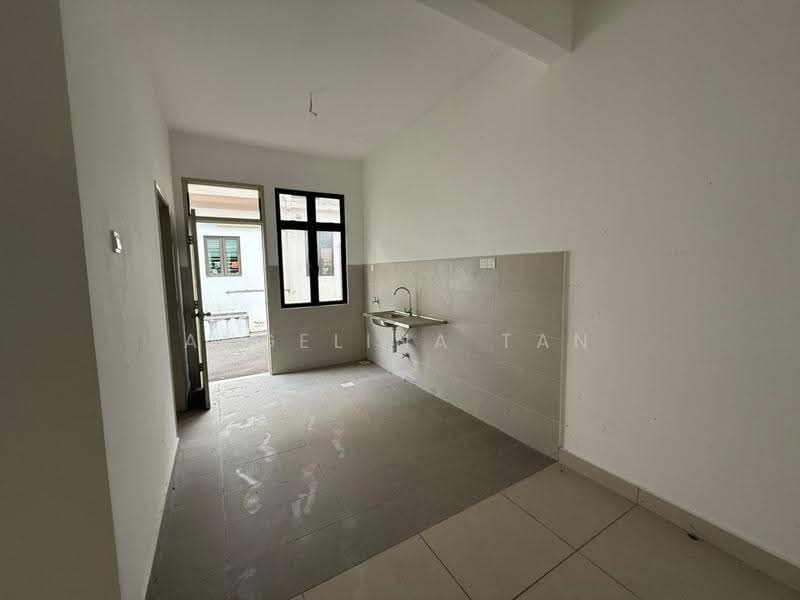 2-storey Terraced House for Sale in Johor Bahru (Johor) - Angelina Tan - Kitchen - PropertyGuru.com.my