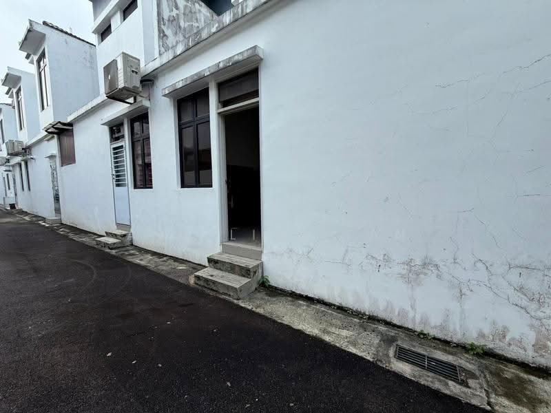 2-storey Terraced House for Sale in Johor Bahru (Johor) - Angelina Tan - Kitchen full extend - PropertyGuru.com.my