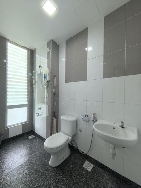 Kondominium untuk Disewa di The Seed Taman Sutera Utama - Eric Foo - Bathroom - PropertyGuru.com.my