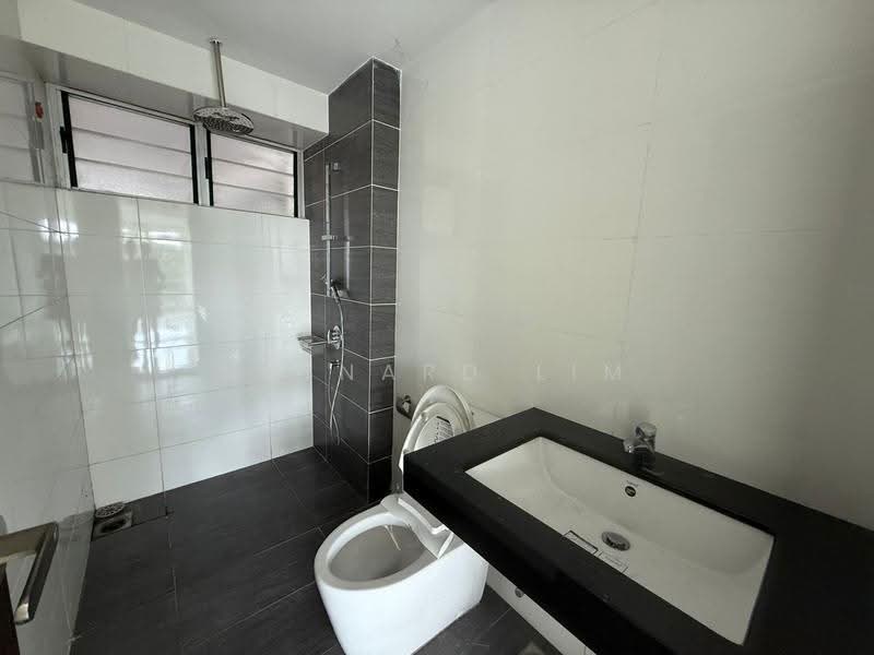 Service Residence for Sale at Molek Pulai - Bernard Lim - Bathroom - PropertyGuru.com.my