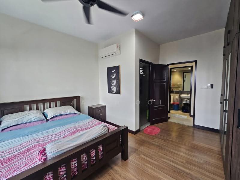 Kediaman Servis untuk Dijual di Putra Residence - Jason Ooi - Bedroom - PropertyGuru.com.my
