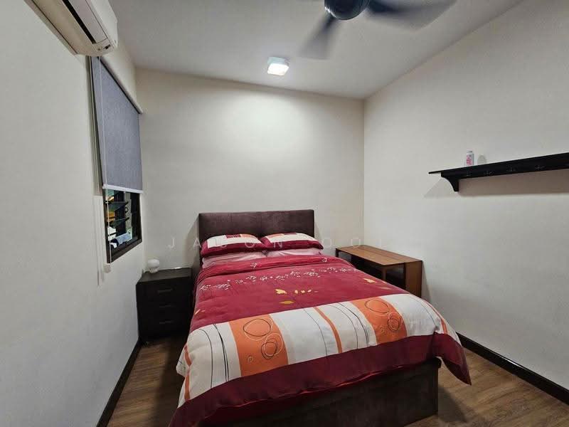 Kediaman Servis untuk Dijual di Putra Residence - Jason Ooi - Bedroom - PropertyGuru.com.my