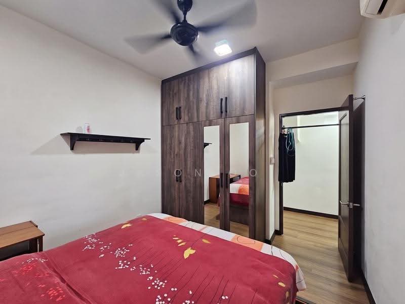 Kediaman Servis untuk Dijual di Putra Residence - Jason Ooi - Bedroom - PropertyGuru.com.my