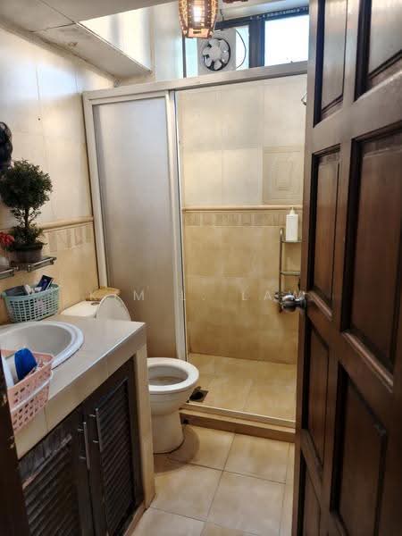 Apartment for Sale at Meranti Apartment - Kim L. Law - Bathroom - PropertyGuru.com.my
