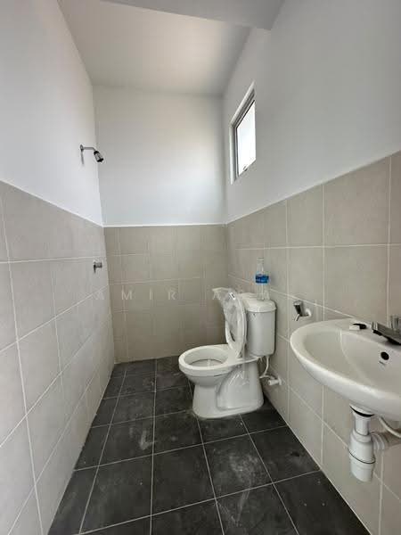 2-storey Terraced House for Sale in Seremban (Negeri Sembilan) - Amir Abas - Bathroom - PropertyGuru.com.my