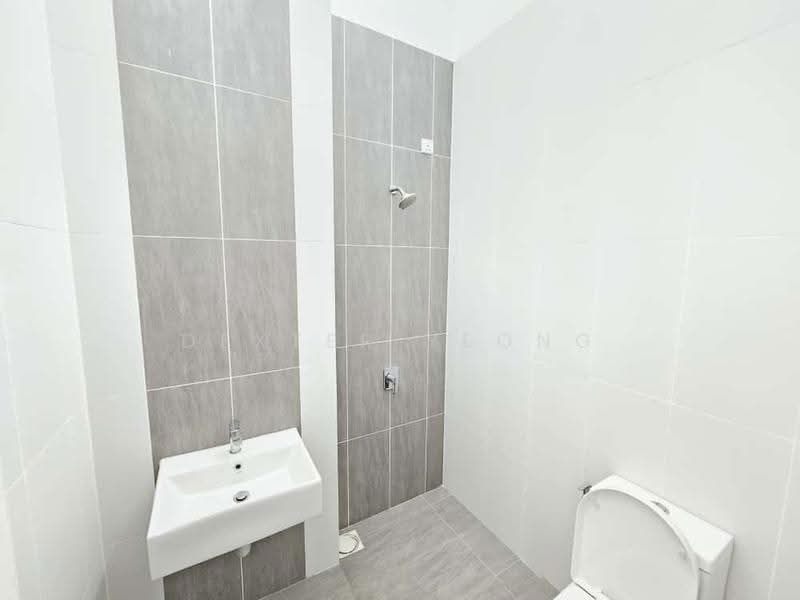 Cluster House for Sale in Eco Majestic (Semenyih) - Dexter Yeong - Bathroom - PropertyGuru.com.my