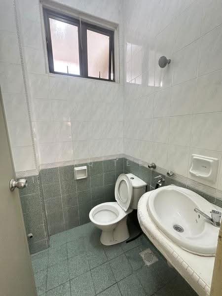 1.5-storey Terraced House for Rent in Taman perling (Johor Bahru) - RQ Tee - PropertyGuru.com.my